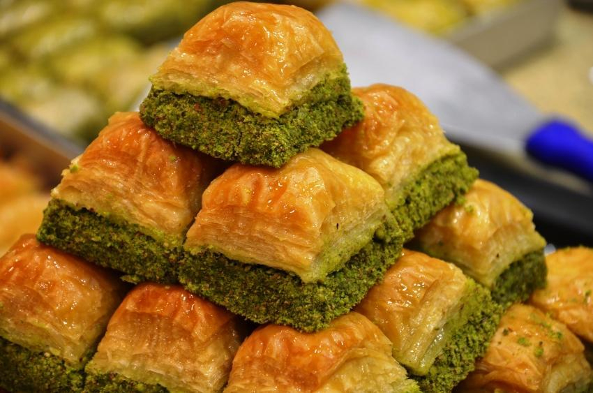 Rüyada Baklava Yemek Ne Anlama Gelir? - Kadinev ile Rüyada Pasta Yemek