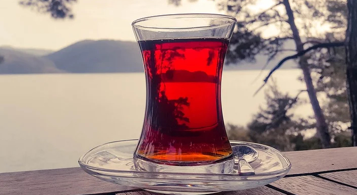 Rüyada Çay Bardağı Görmek Ne Demek? Kırık Ve Kirli Boş Çay Bardağı ilgili Rüyada Kuru Siyah Çay Görmek Ne Anlama Gelir