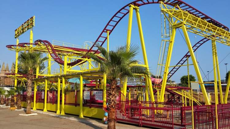 Rüyada Lunaparkta Hızlı Trene Binmek - Ruyandagor tamamen Rüyada Trene Binip Gitmek Ne Anlama Geliyor