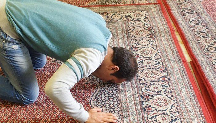 Rüyada Namaz Kılmak Ne Anlama Gelir? Rüyada Camide, Sabah, Ikindi ilgili Rüyada Teravih Namazı Kılmak