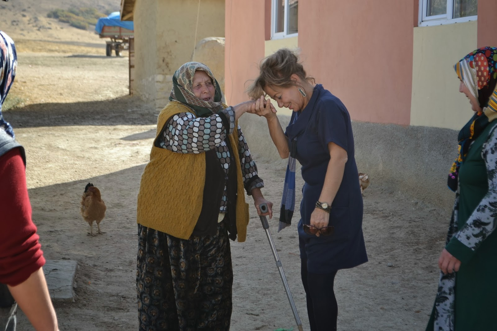 Rüyada Ölmüş Birinin Elini Öpmek - Rüya Meali tamamen Rüyada Ölmüş Birinin Ağladığını Görmek