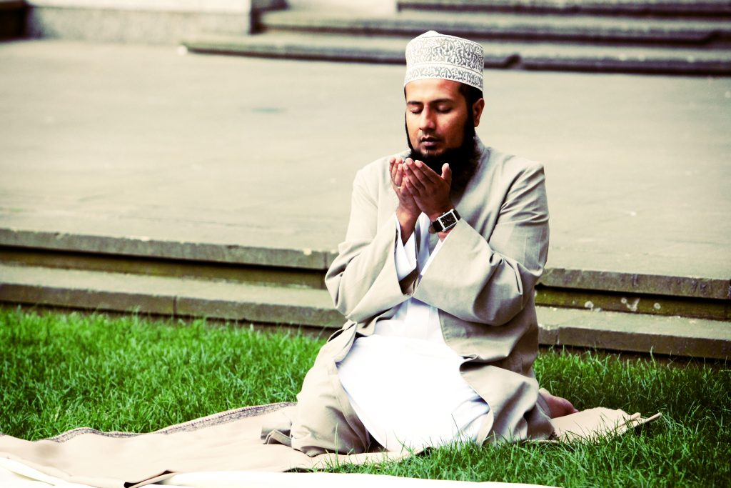 Rüyada Ölmüş Birinin Namaz Kıldığını Görmek - Rüyalar Dünyası ilgili Rüyada Ölmüş Birini Görmek Ihya