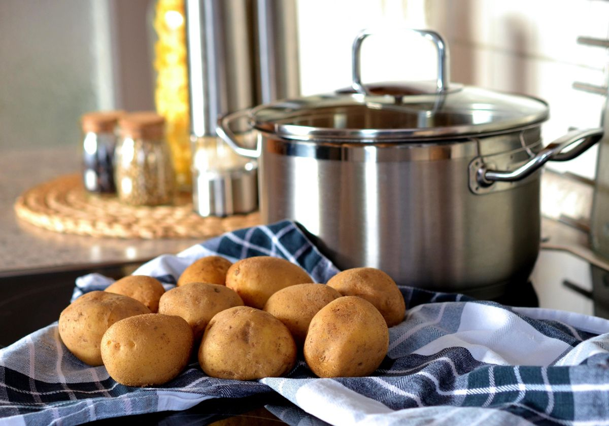 Rüyada Patates Görmek Ne Anlama Gelir? Rüyada Patates Soymak, Patates tamamen Rüyada Kuru Soğan Soymak Ne Anlama Gelir