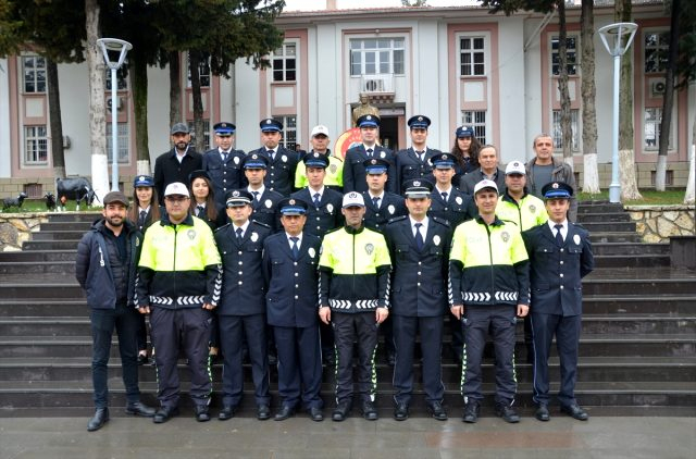 Rüyada Polis Görmek Ne Anlama Gelir? Rüyada Polis Görmek Nedir? Rüyada içeride Rüyada Polis Görmek Neye Yorar