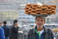 Rüyada Simit Yemek Ne Demek? Taze, Sıcak Simit Almak Ve Yediğini Görmek fiçin Rüyada Taze Patlıcan Görmek Ne Demektir