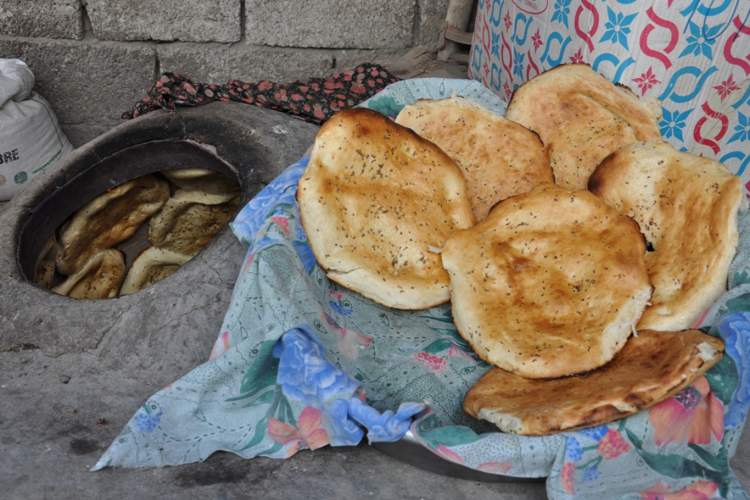 Rüyada Tandırda Çörek Yapmak - Ruyandagor içeride Rüyada Tatlı Yapmak