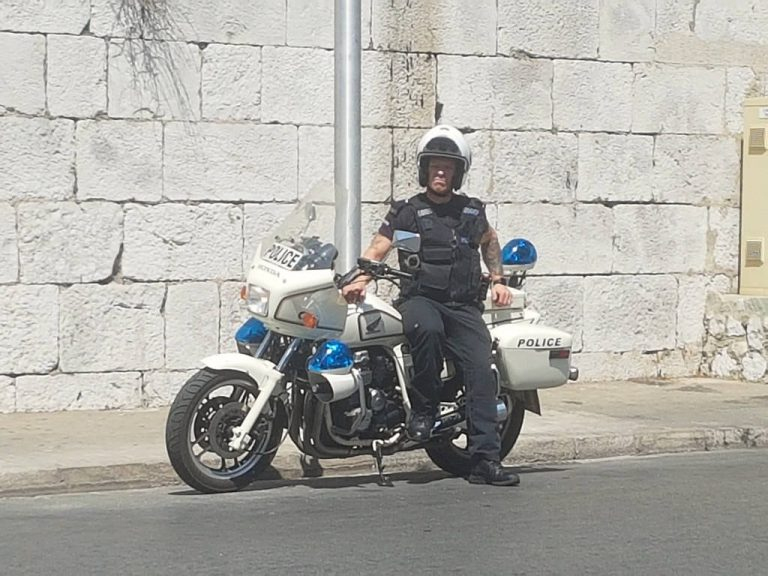 Rüyada Trafik Polisi Görmek - Rüya Meali amaçlanan Rüyada Polis Tarafından Durdurulmak