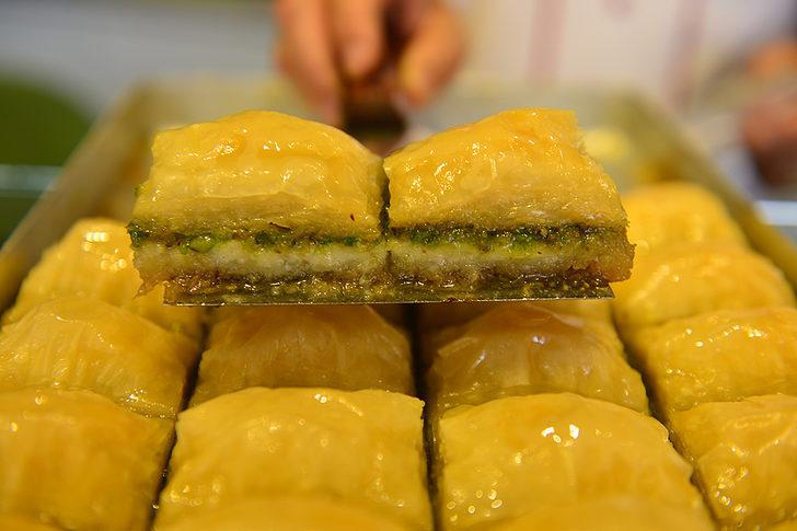 Rüyada Baklava Yemek Ne Demek, Ne Anlama Gelir? - Mynet Trend tamamen Rüyada Uzun Makarna Yemek Ne Anlama Gelir