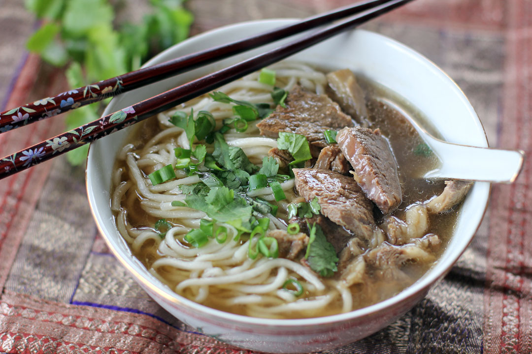 Taiwanese Beef Noodle Soup - Ang Sarap ile Rüyada Noodle Görmek